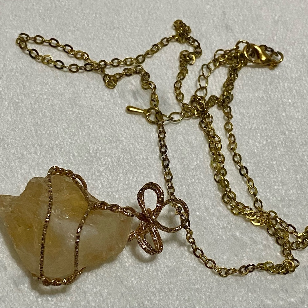 ✨🍃Gold Wire-Wrapped Stone Citrine Pendant Necklace✨🍃